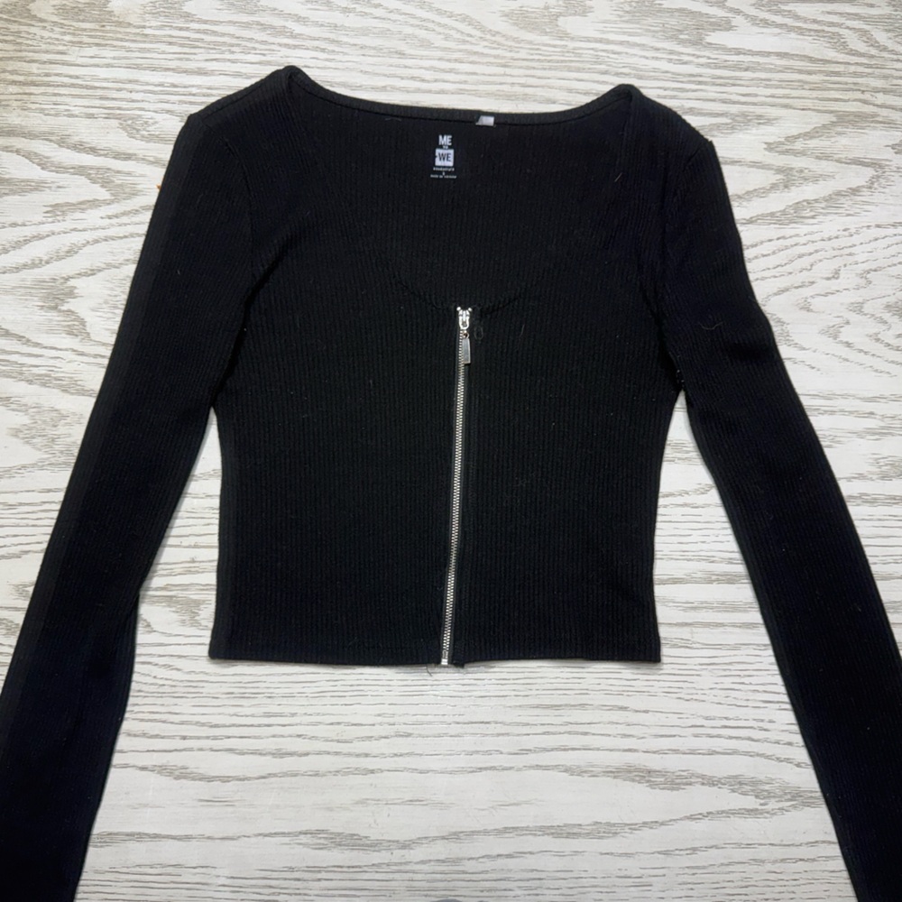Woman’s Black Zip-Up Long-Sleeve